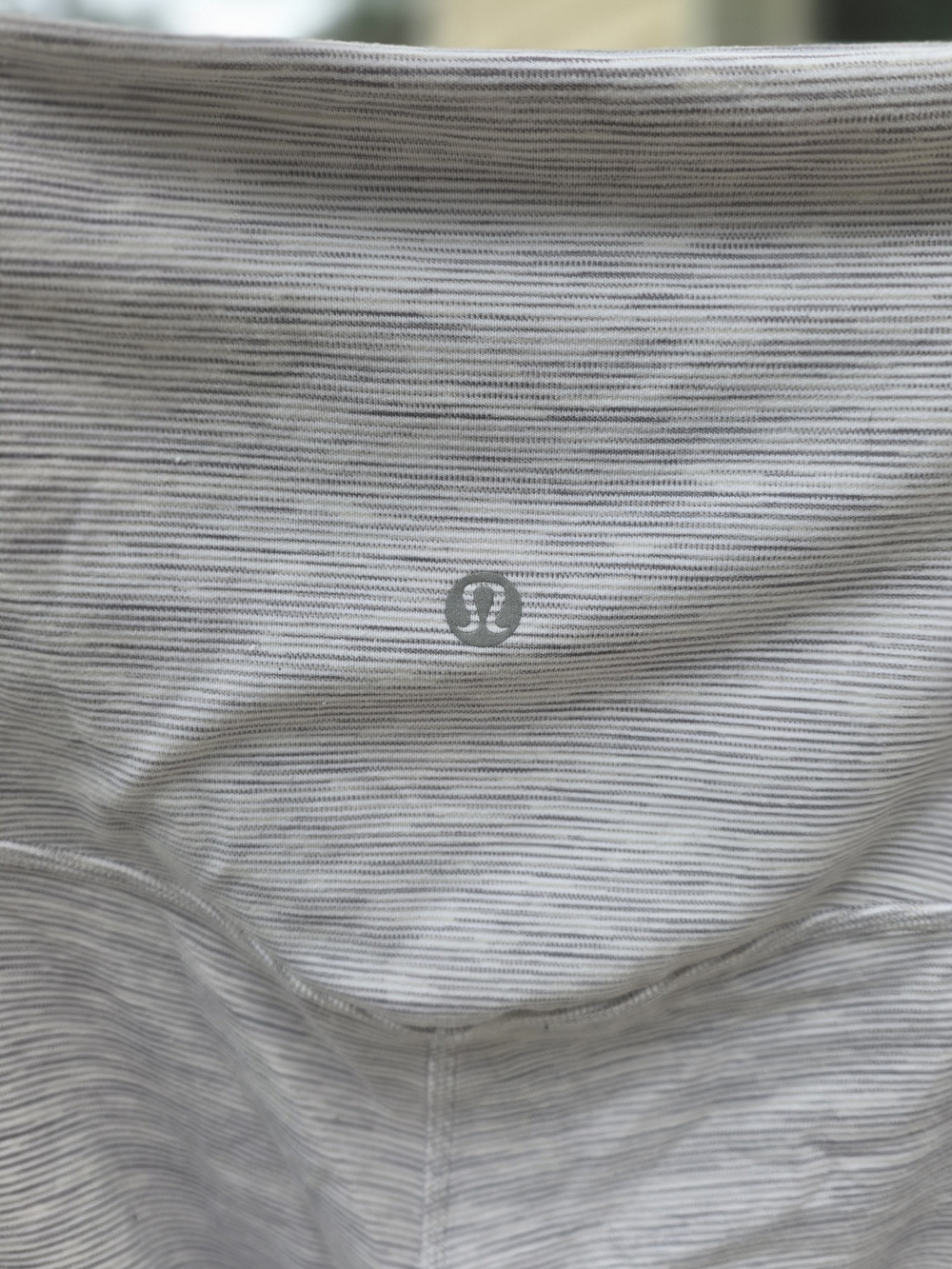 Lululemon Heather Gray Cropped Leggings - Comfortable Everyday Stretch - Picture 3 of 4